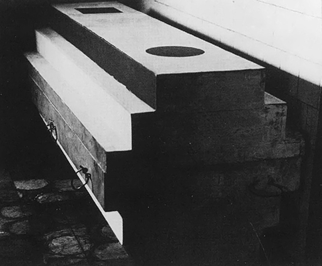 Suprematist Coffin for Kazimir Malevich, arkhitekton (1935), by Nikolai Suetin. 